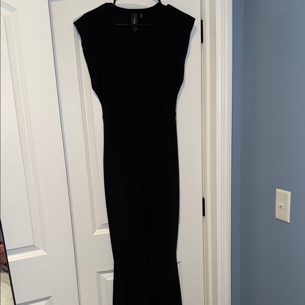 Norma Kamali black v neck gown